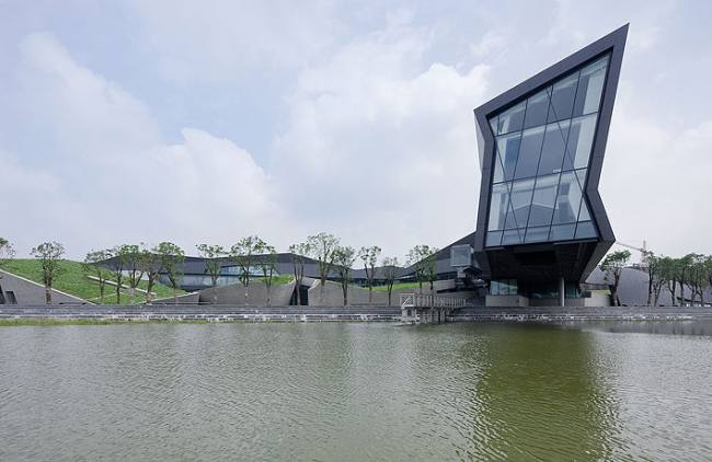 Giant interactive group corporate headquarters  / morphosis