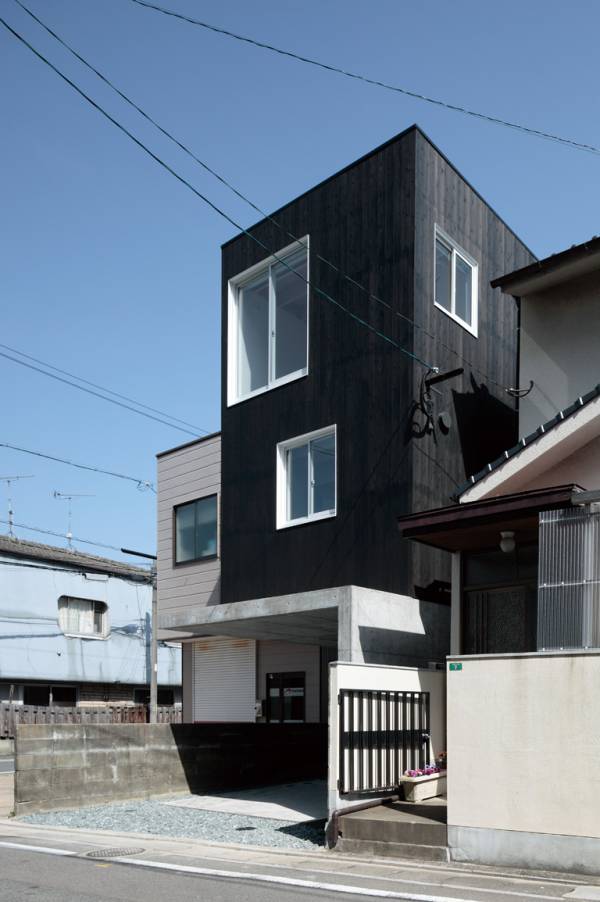 House in hikarimachi ii / rhythmdesign