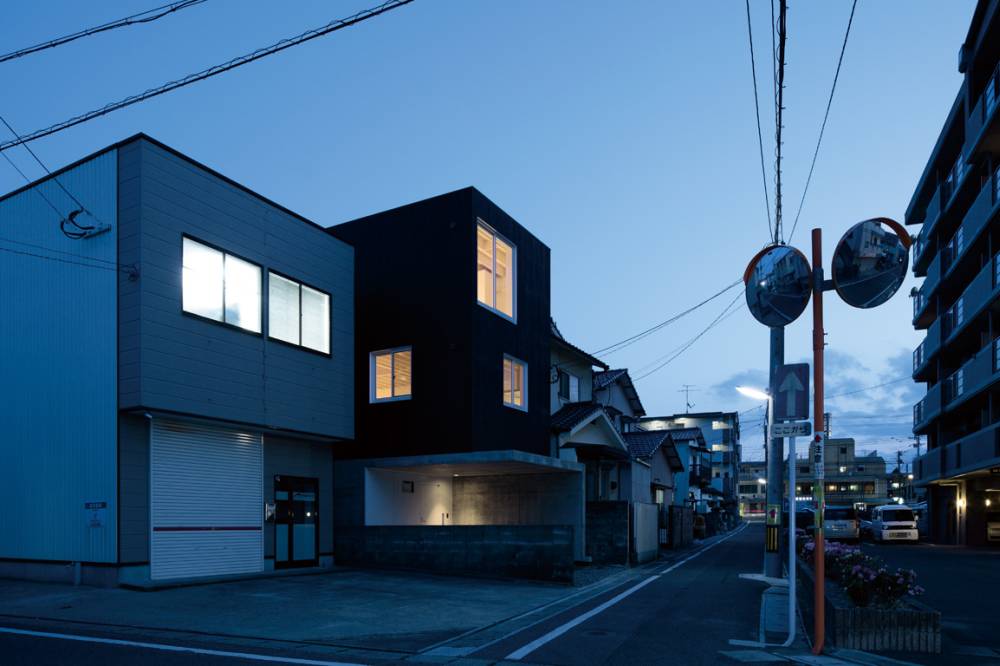 House in Hikarimachi II / rhythmdesign
