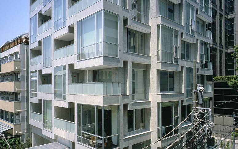 Minami-aoyama hivally / chiaki arai urban & architecture design
