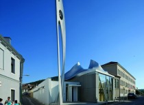 Martin luther church / coop himmelb(l)au