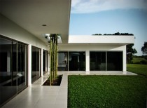 Ponce house / coutiño & ponce architects