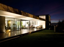 House in piedra roja / riesco + rivera arquitectos asociados