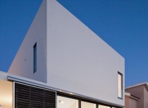 Dj house / [i]da arquitectos