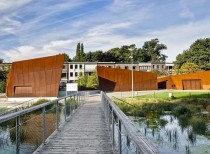 Outdoor swimming facilities of boekenberg park / omgeving