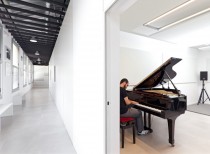 Music school "taller de musics" / dom arquitectura
