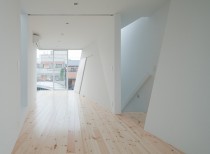 House in tamatsu / kenji architectural studio