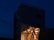 Nousfit warehouse / hideo horikawa architect & associates