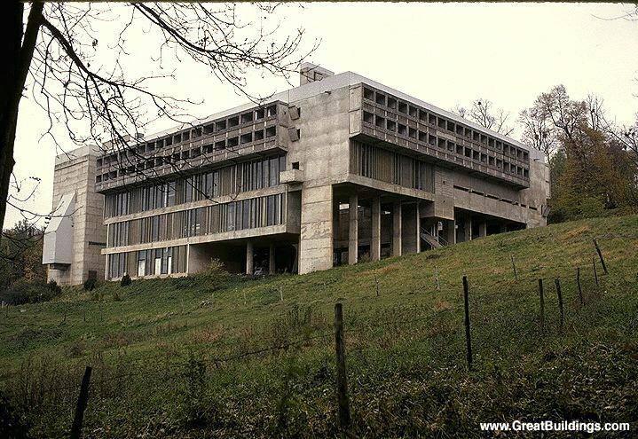 Le Corbusier Builds Modern Monastery (1961)