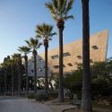 Issam fares institute for public policy and international affairs at aub / zaha hadid