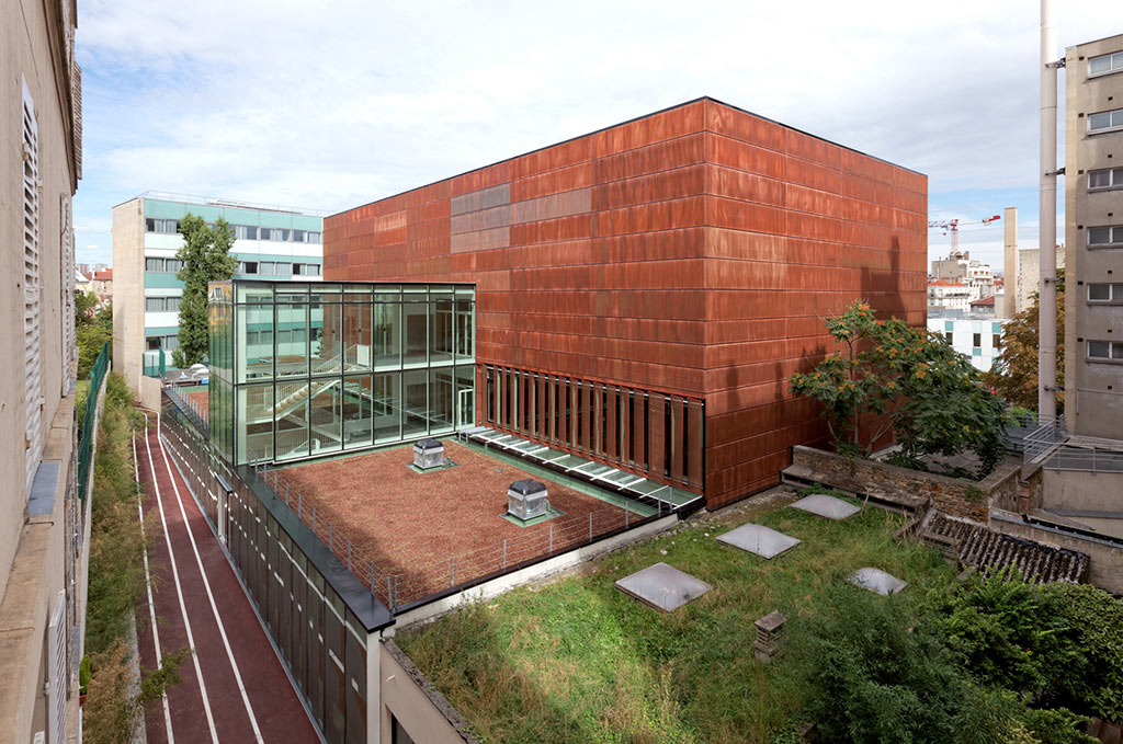 Renovation of the Sport Center Hector Berlioz / Dietmar Feichtinger Architectes