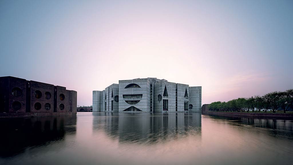 Louis kahn: the power of architecture review: monuments were his thing