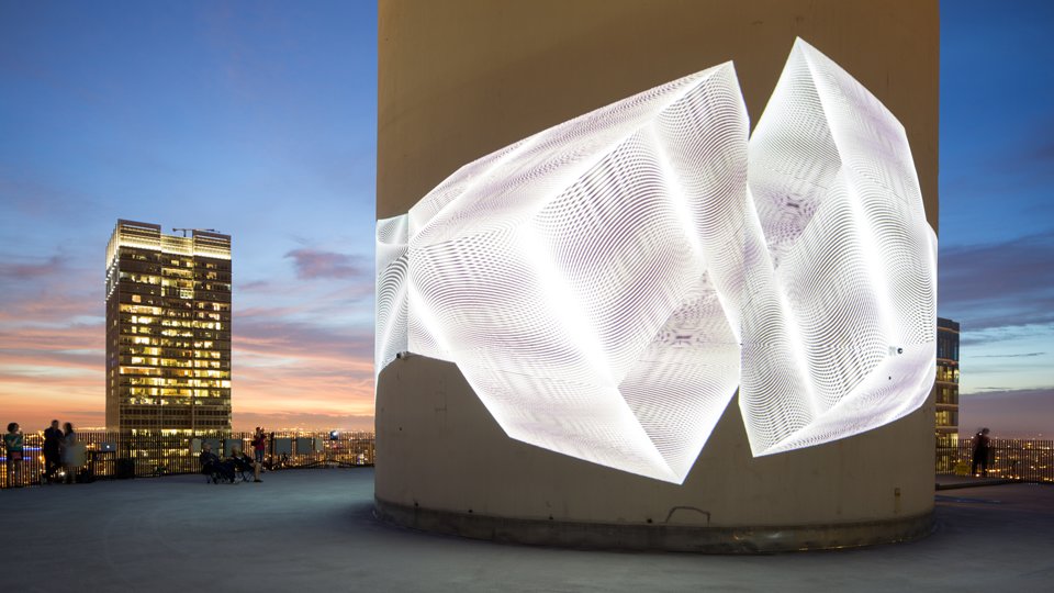 West Tower's light installation, Chicago by Luftwerk