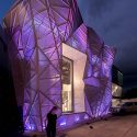Integral iluminación commercial building / jannina cabal & arquitectos