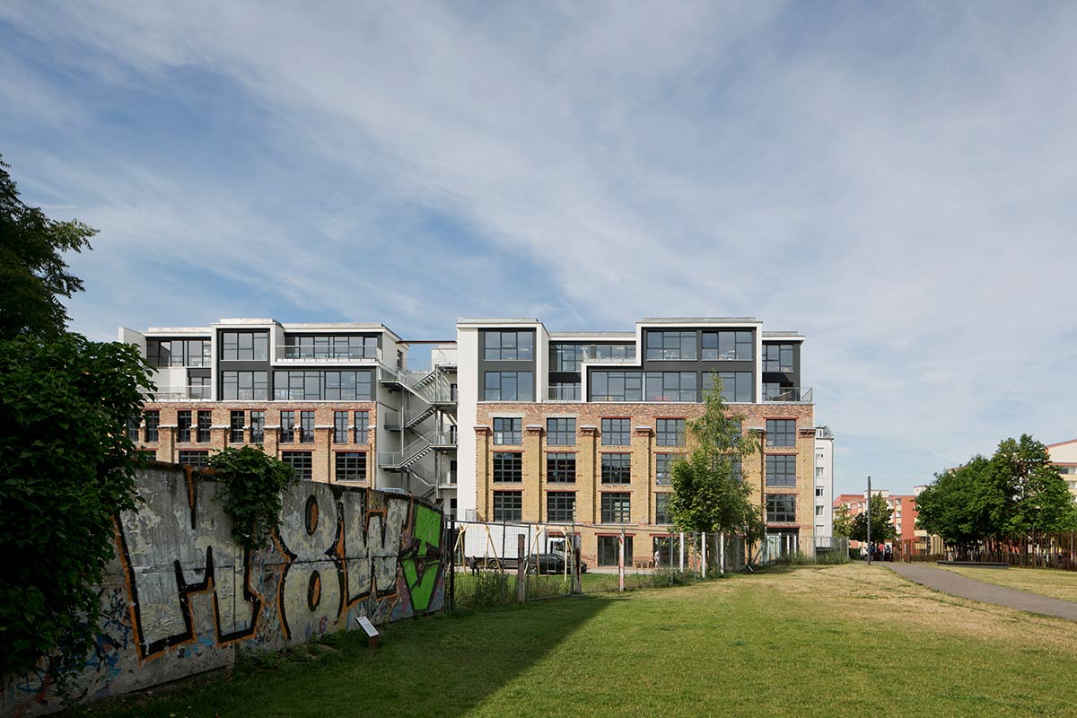 Factory Berlin / Julian Breinersdorfer Architecture