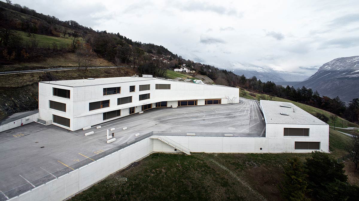 School Complex in Chermignon / Frei Rezakhanlou Architects