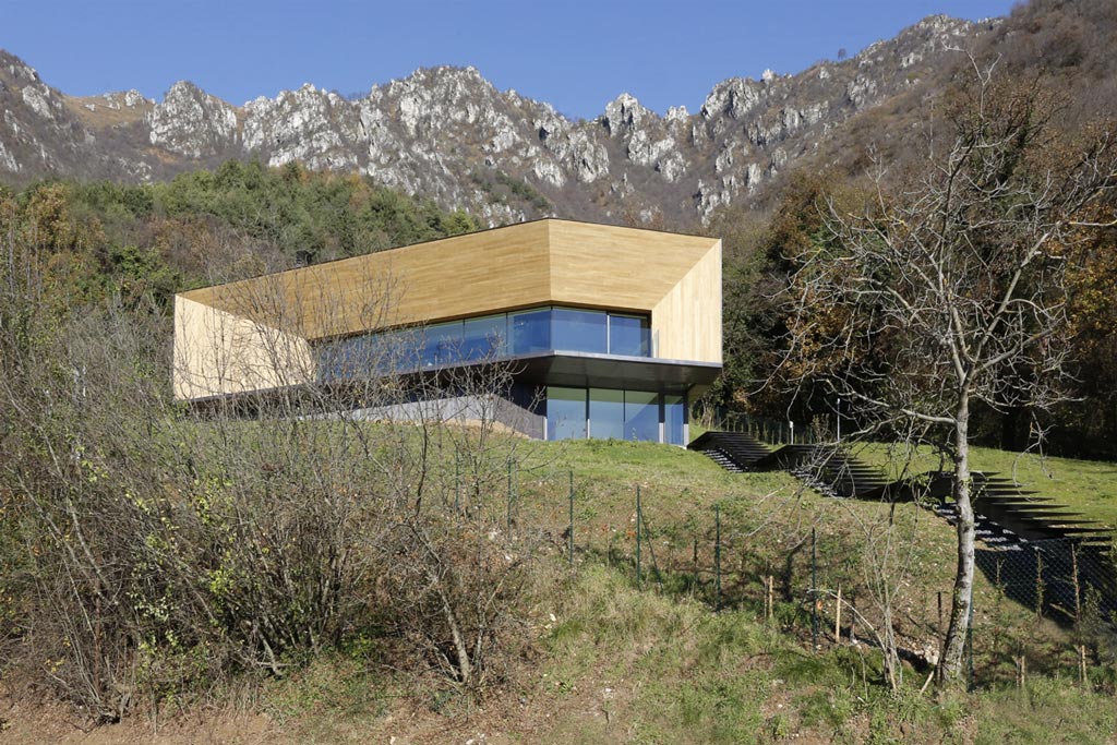 Alps Villa, Italy / Camillo Botticini