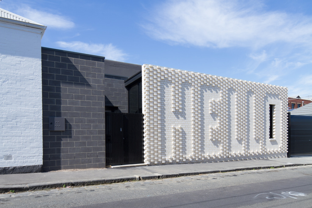 Hello house / oof! Architecture