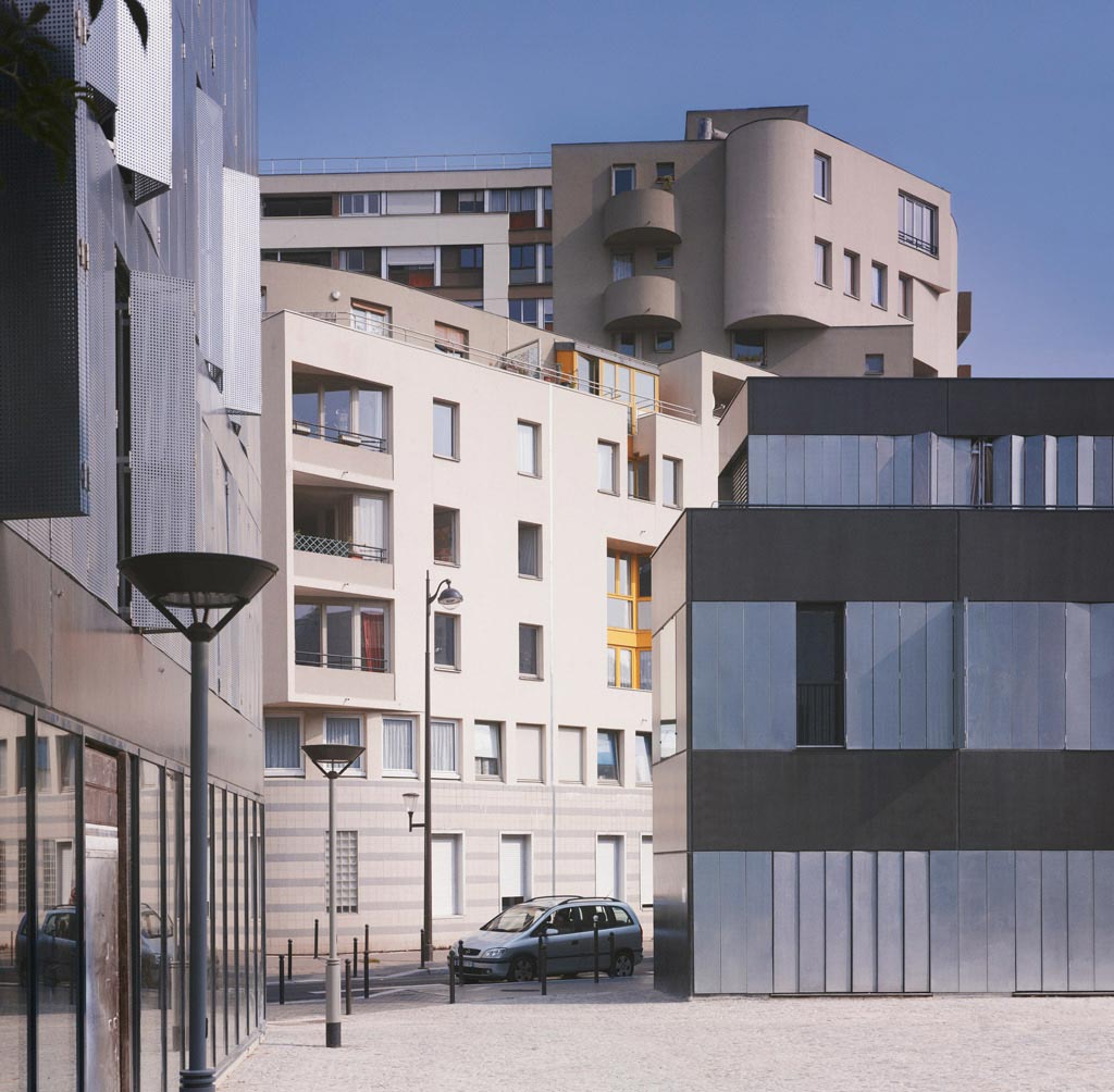 30 public housing units, france / lan architecture