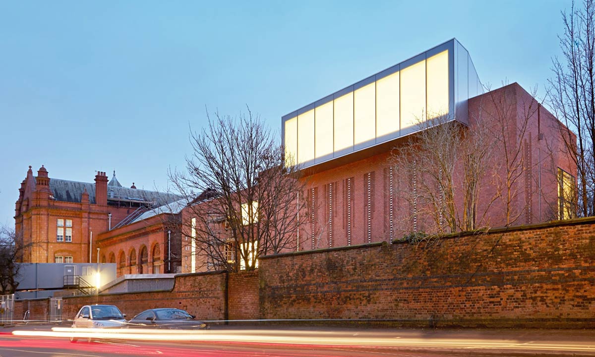 The whitworth’s ‘jacobean-ish’ exterior, remodelled for the 21st century at a cost of £15m after a competition won by muma from 130 applicants