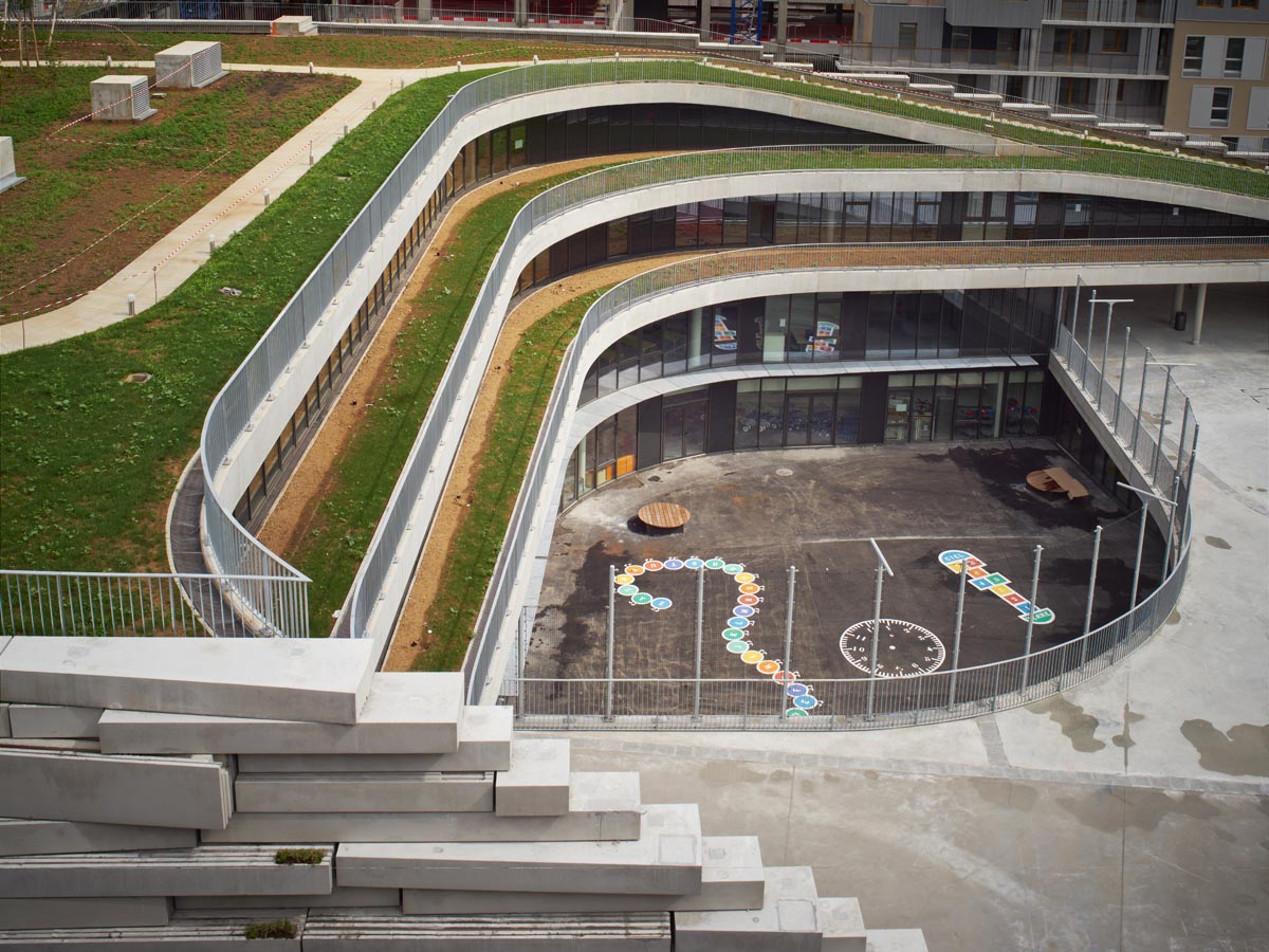 Primary school for sciences and biodiversity, france / chartier dalix