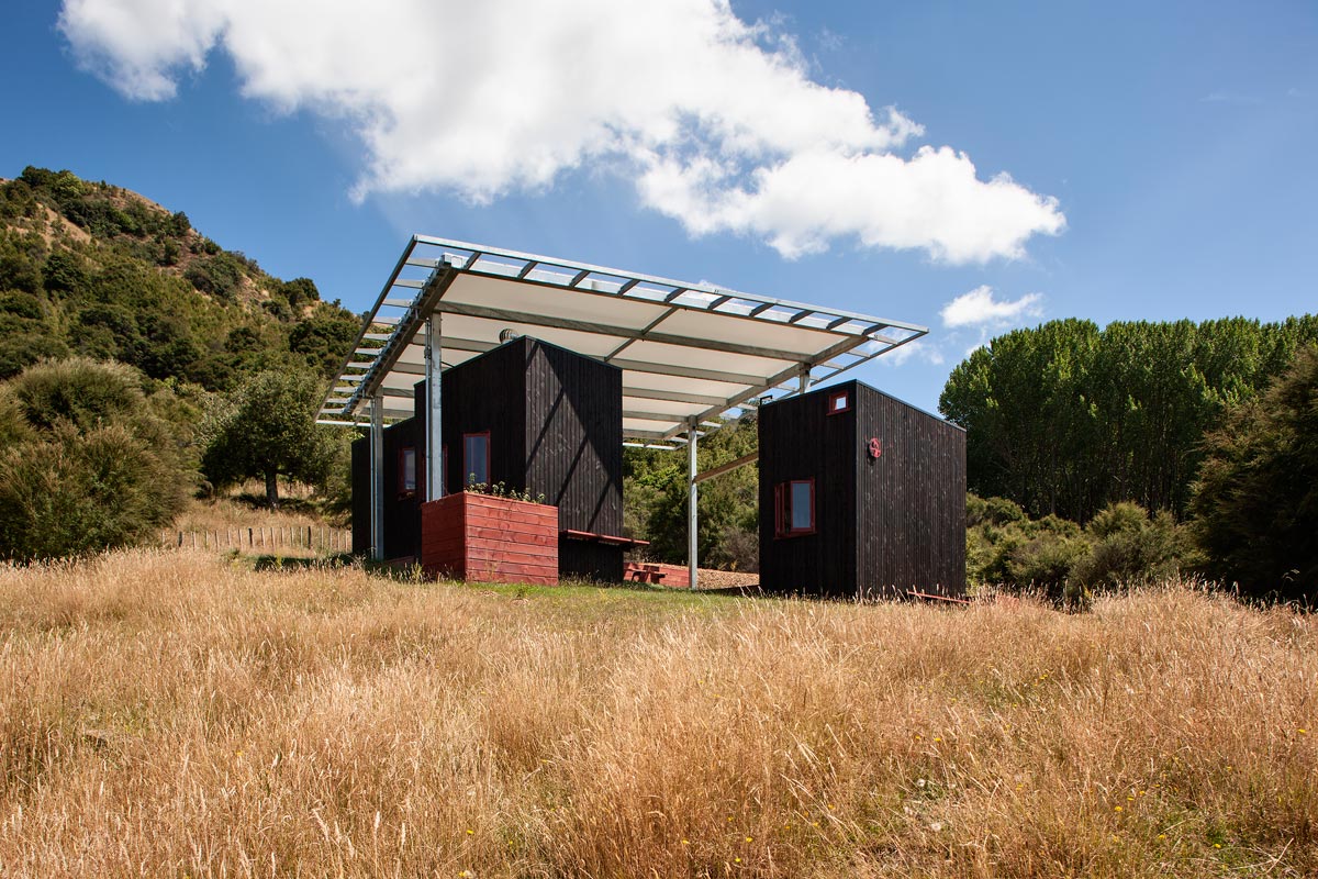 Longbush Ecosanctuary Welcome Shelter, New Zealand / Sarosh Mulla Design