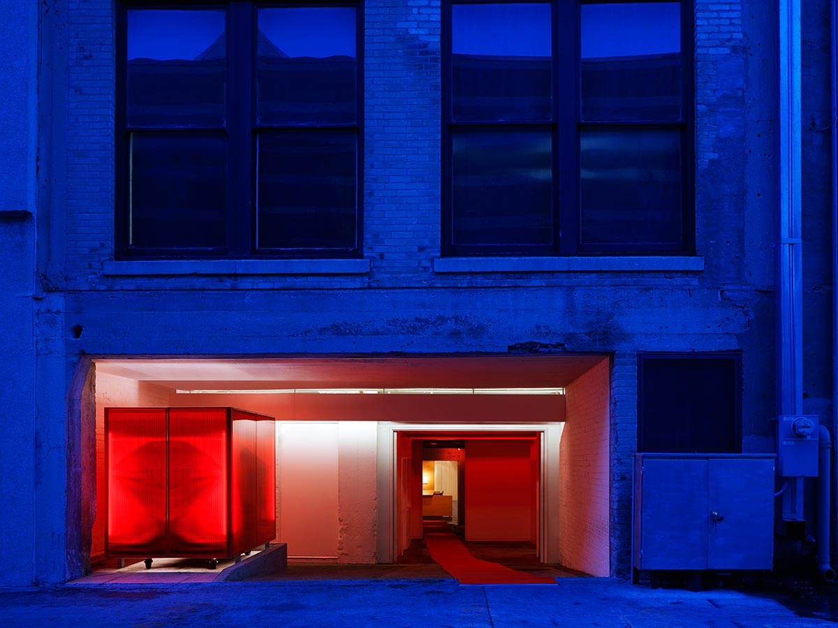 Ghost gallery, oklahoma / elliott + associates architects
