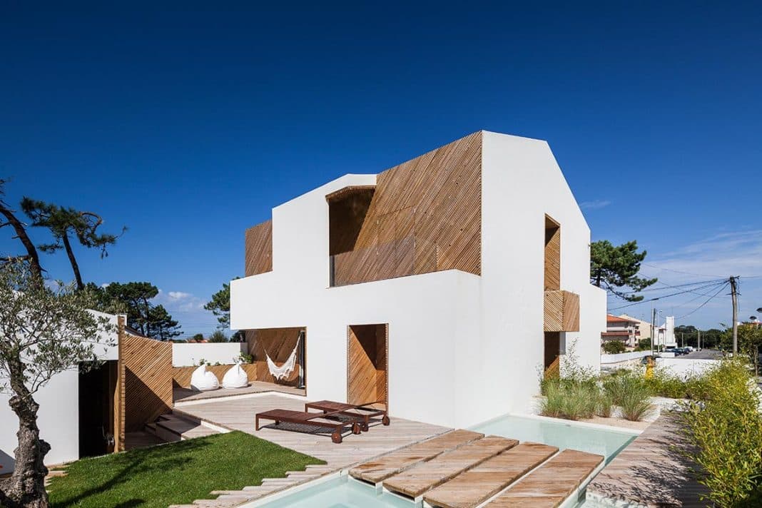 Silver Wood House / 3r - Ernesto Pereira