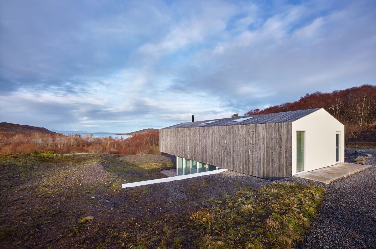 Beach house, morar, scotland / dualchas architects