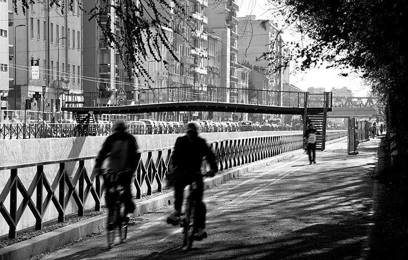 Naviglio grande pedestrian bridge, italy / lombardini 22
