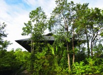 Reclaimed telegraph poles house, malaysia / whbc architects