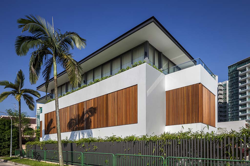 Sunny side house / wallflower architecture + design