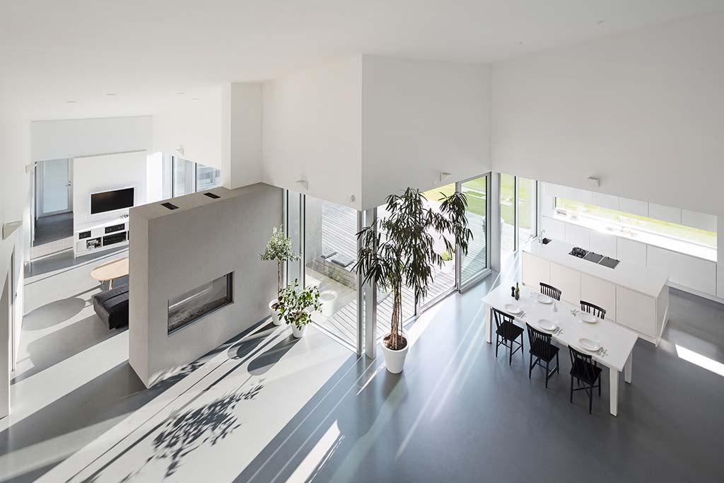 Villa lumi / avanto architects ltd