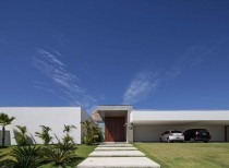 Tb house / aguirre arquitetura