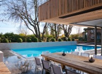 Bluebell pool house / adam knibb architects