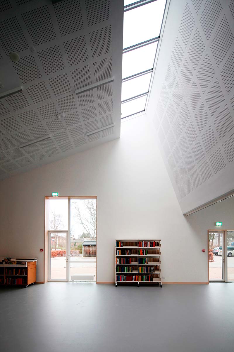 Library and culture centre / primus architects
