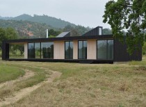 Lo ovalle house / cristián irarrázaval architects