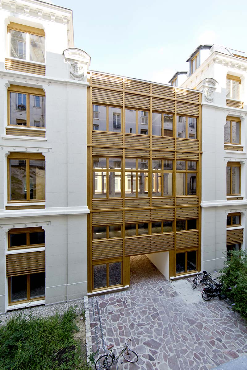 Restructuration of an office building avenue parmentier in paris / parc architectes