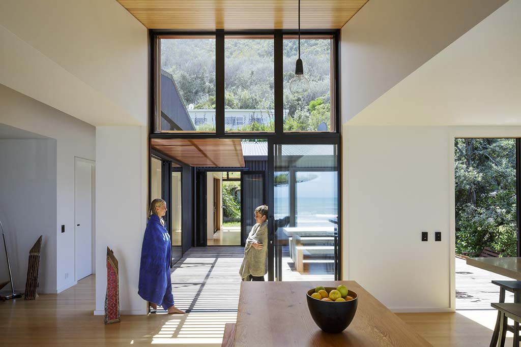 Offset shed house / irving smith architects