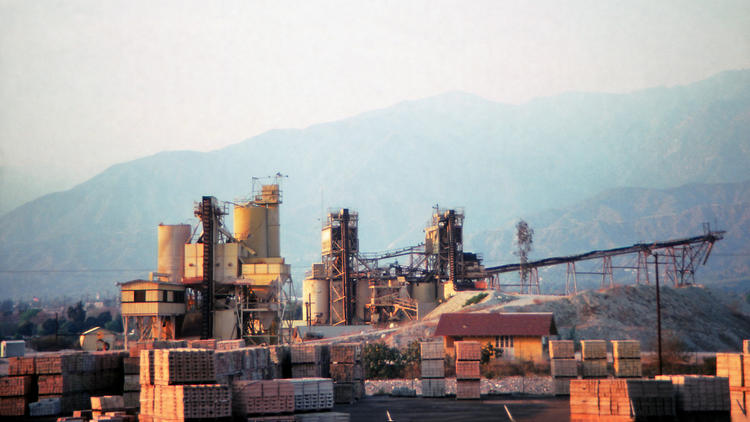 How frank gehry's 1970s factory snapshots reveal l. A. 's industrial guts