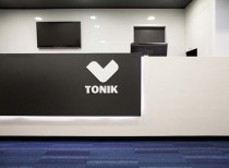 Tonik health club social areas refurbishment / estúdio amatam
