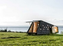 Shelters by the sea / lumo architects