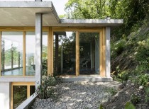 House on a slope / gian salis architects