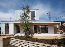 House in Okazaki / Kazuki Moroe Architects