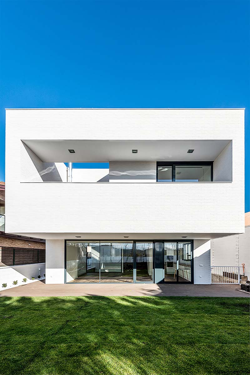 Uvb house / hector torres mateo
