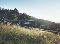 Stealth house / teeland architects