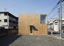 Wooden box house / suzuki architects