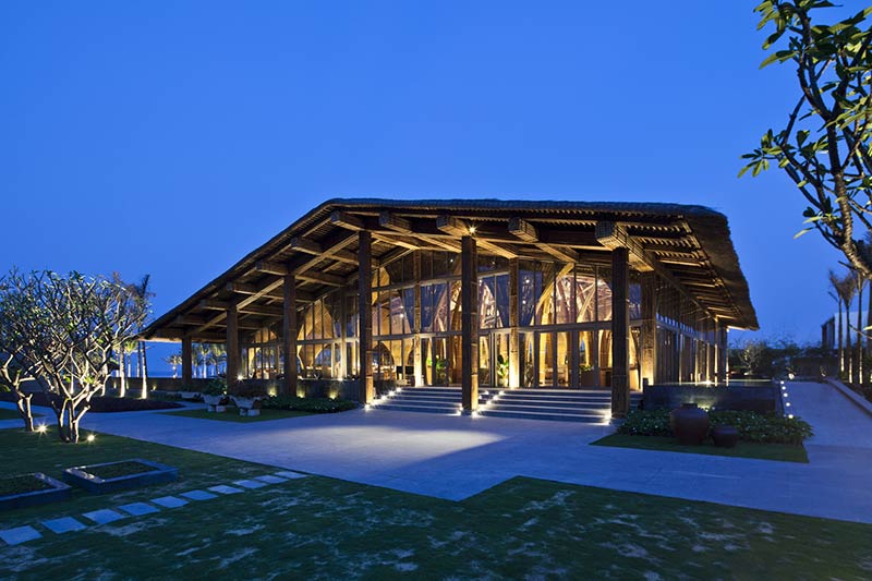 Naman retreat hay hay restaurant and bar / vo trong nghia architects