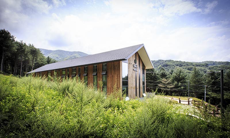 Ceongtae mountain's visitor information center / namu architects