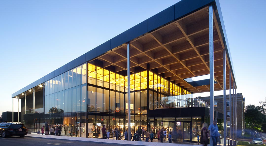 Mont-Laurier multifunctional theater / Les architectes FABG